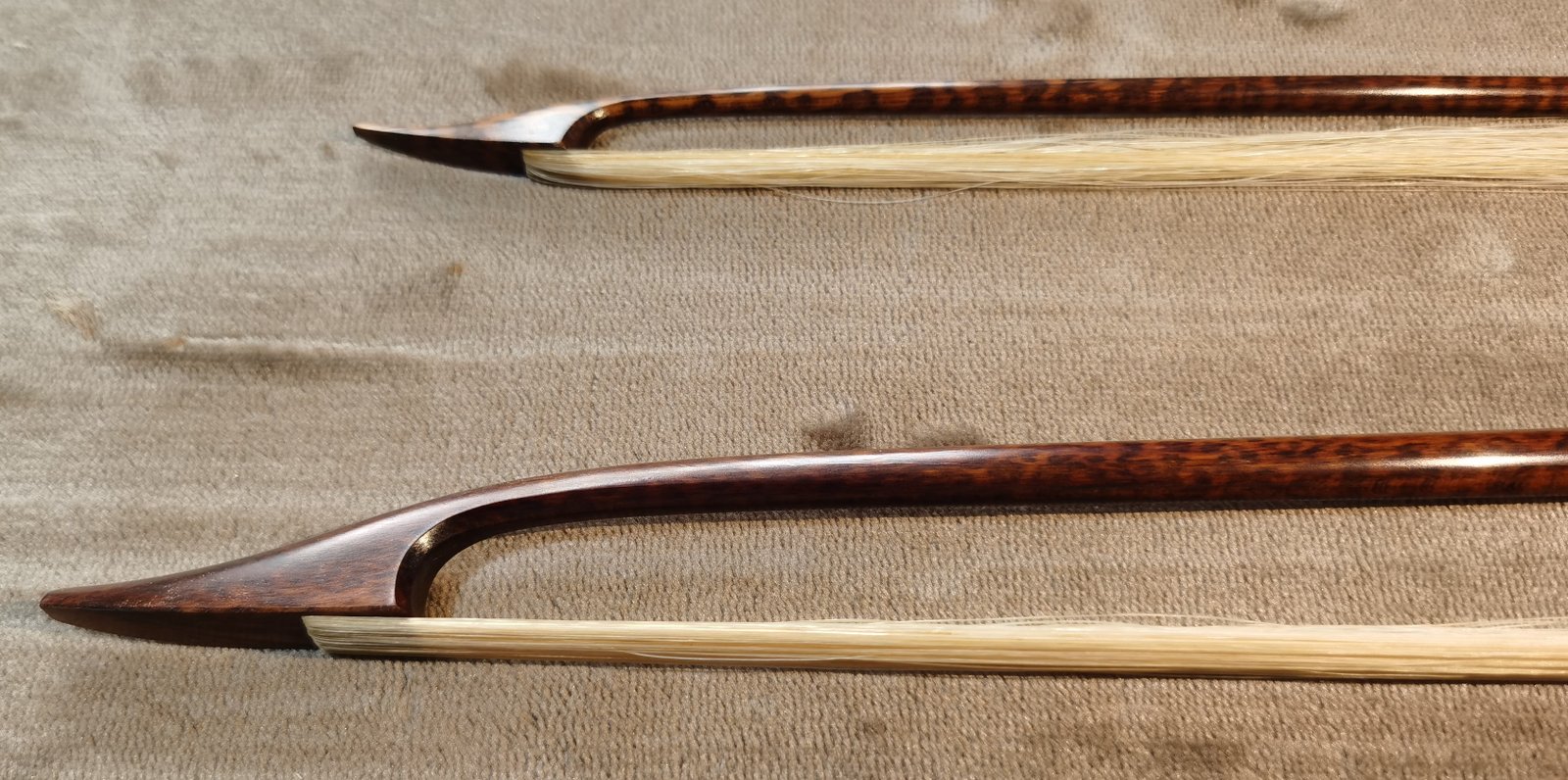 Baroque dBass snakewood bow